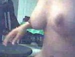 Una giovane nera mostra le tette in cam #19