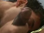 Due giovani latini si scopano nel culo in stanza #5